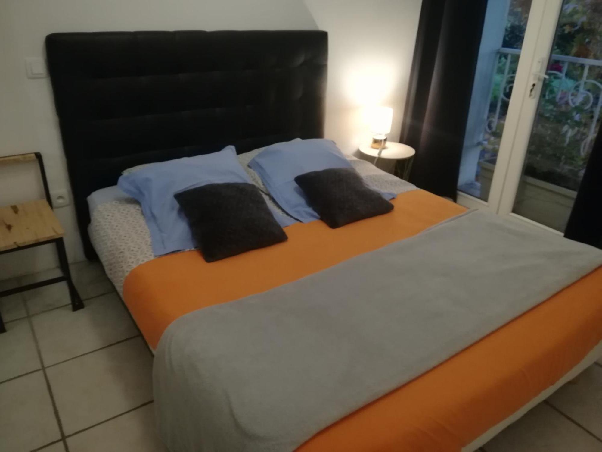 Au Pays Du Ventoux Bed and Breakfast Le Thor Kamer foto