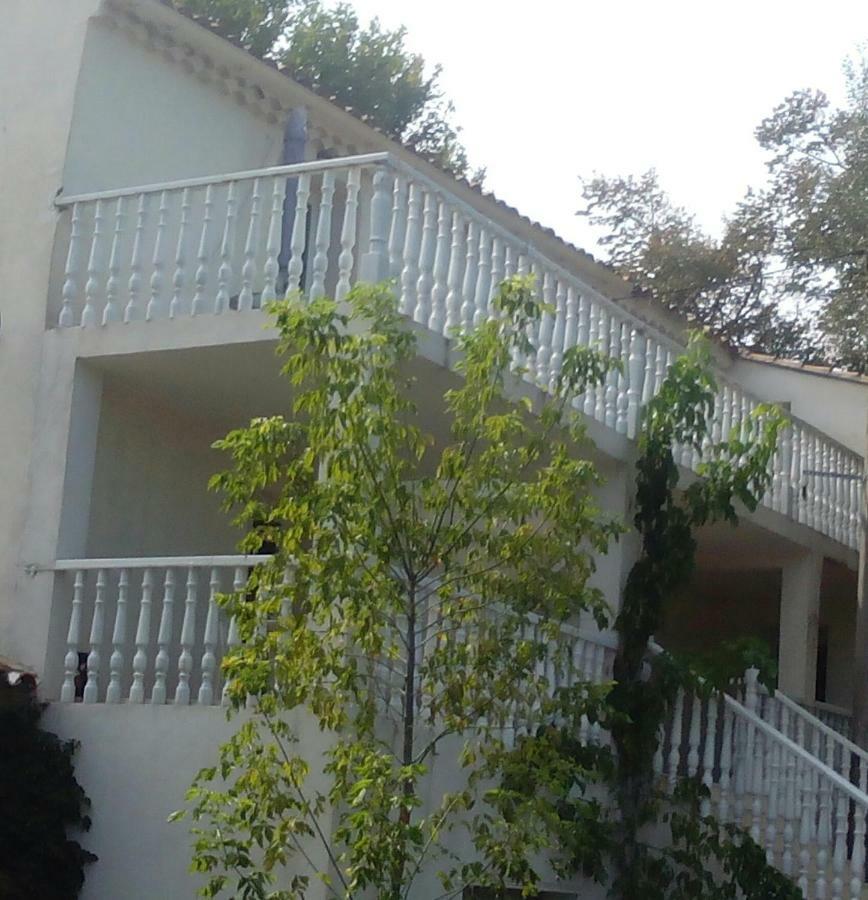 Au Pays Du Ventoux Bed and Breakfast Le Thor Buitenkant foto