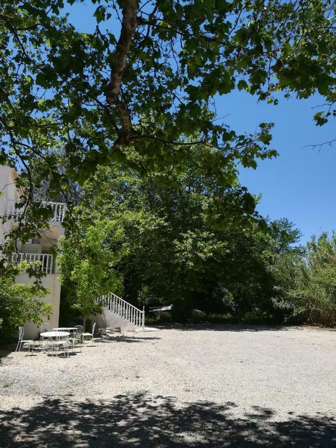 Au Pays Du Ventoux Bed and Breakfast Le Thor Buitenkant foto